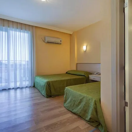 Hotell Garden Park 4*