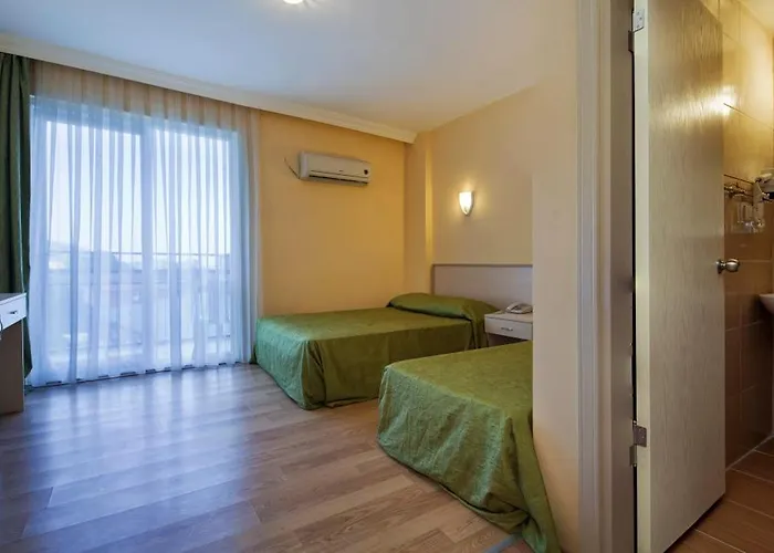 فندق Garden Park 4*
